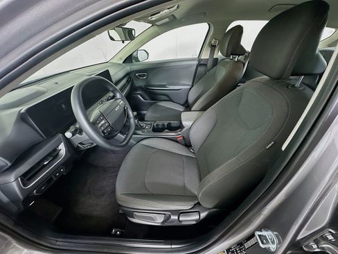 Used 2025 Kia K4 LXS image 13