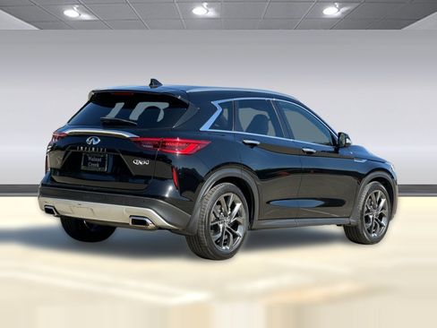 Used 2019 INFINITI QX50 Essential w/ Sensory Package AWD/4WD image 9