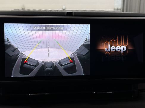 Used 2025 Jeep Wrangler Unlimited Sahara w/ Safety Group image 34