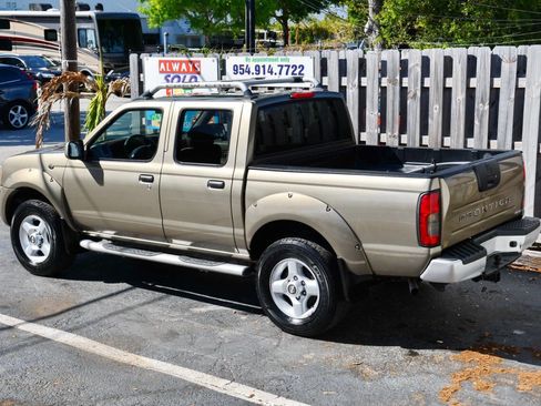 Used 2001 Nissan Frontier SE image 8