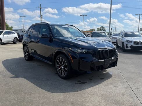 Certified 2024 BMW X5 xDrive40i w/ M Sport Package AWD/4WD image 3