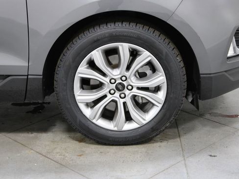 Used 2024 Ford Edge Titanium image 12