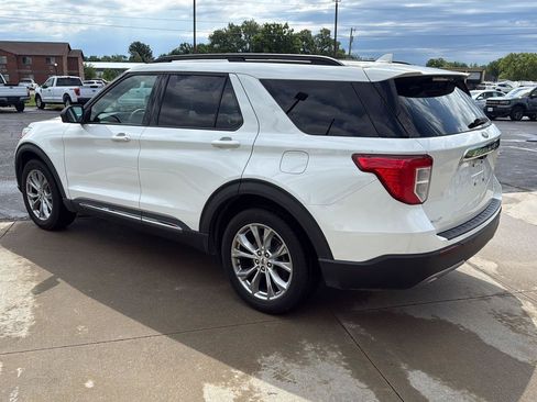 Used 2020 Ford Explorer XLT w/ Equipment Group 202A AWD/4WD image 3