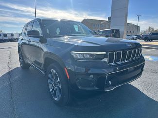 Used 2023 Jeep Grand Cherokee Overland w/ Luxury Tech Group IV video 2