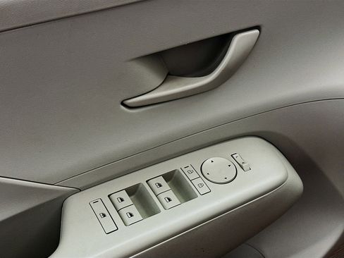 Used 2025 Hyundai Kona SEL image 15