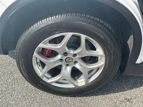 Used 2019 Alfa Romeo Stelvio AWD image 17