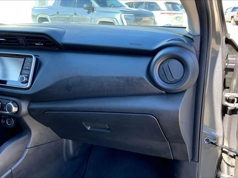Used 2022 Nissan Kicks S image 19