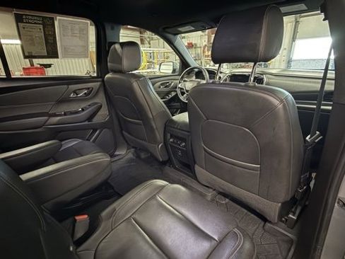 Used 2023 Chevrolet Traverse LT w/ LPO, Floor Liner Package image 29