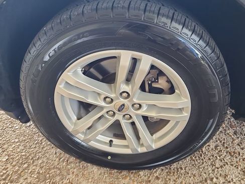 Used 2022 Ford Explorer XLT RWD image 23
