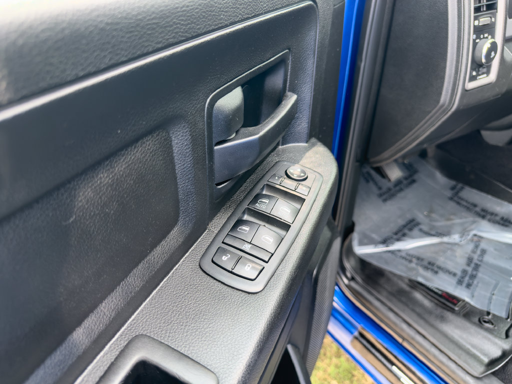Used 2019 RAM 1500 Express w/ Express Value Package AWD/4WD image 18