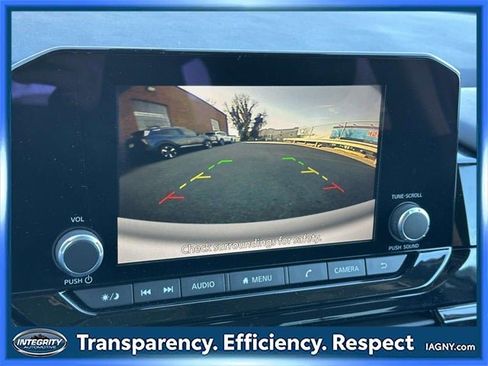 Certified 2024 Nissan Pathfinder SV image 24