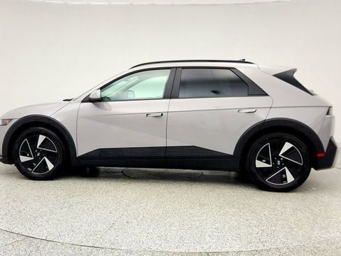 Used 2025 Hyundai Ioniq 5 SEL image 8