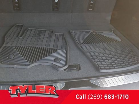 Used 2021 Chevrolet Suburban Premier w/ Premium Package AWD/4WD image 19