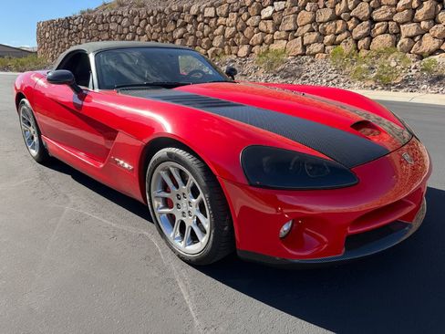 Used 2004 Dodge Viper SRT-10 image 3