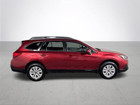 Used 2018 Subaru Outback 2.5i Premium AWD/4WD image 5