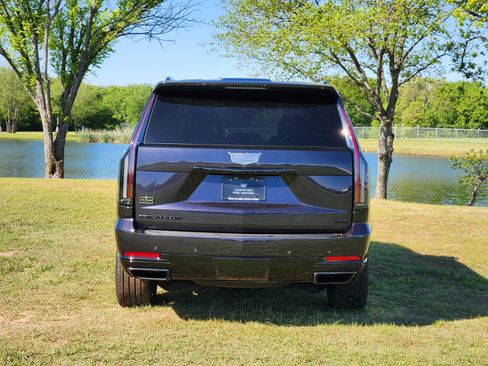 Certified 2025 Cadillac Escalade Sport Platinum image 35