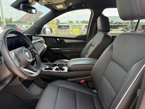 Used 2025 Buick Enclave Preferred FWD image 11
