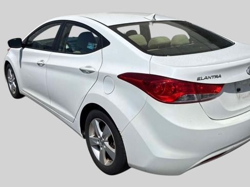 Used 2013 Hyundai Elantra GLS FWD image 3