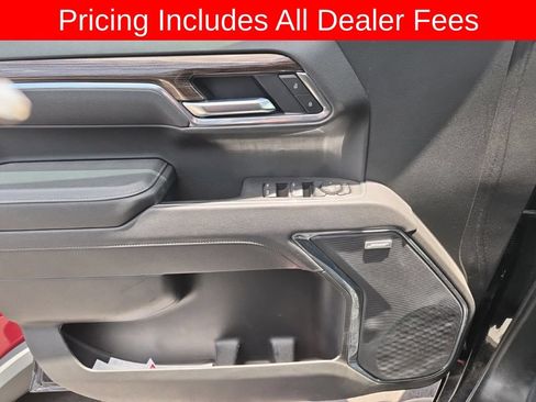 Used 2025 Chevrolet Silverado 1500 LT Trail Boss w/ Convenience Package II AWD/4WD image 13