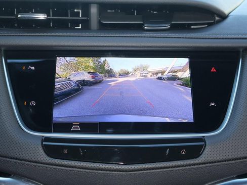 New 2025 Cadillac XT6 Luxury image 25