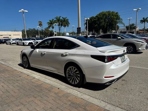 Used 2022 Lexus ES 350 Ultra Luxury w/ Accessory Package 2 FWD image 8