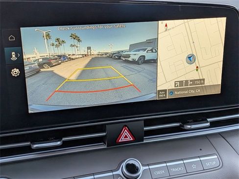 Used 2024 Hyundai Elantra SEL image 20