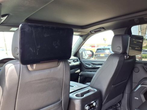 Used 2021 GMC Yukon XL Denali w/ Denali Premium Package RWD image 15