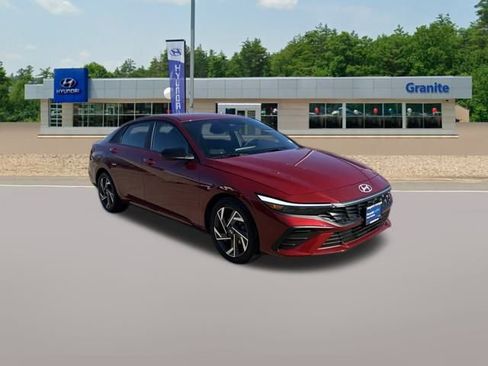 Certified 2025 Hyundai Elantra Sport image 6