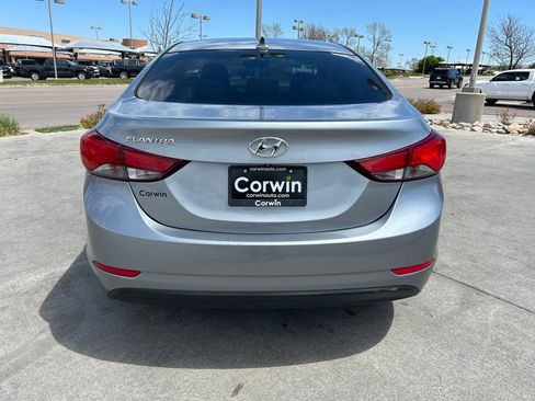 Used 2015 Hyundai Elantra SE w/ Option Group 02 FWD image 7