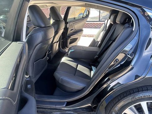 Used 2021 Lexus ES 300h w/ Accessory Package 2 image 33