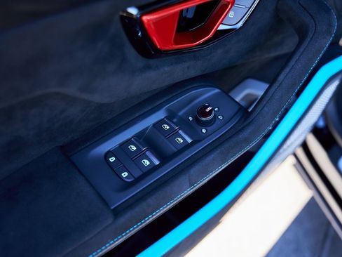 Used 2024 Lamborghini Urus Performante image 41