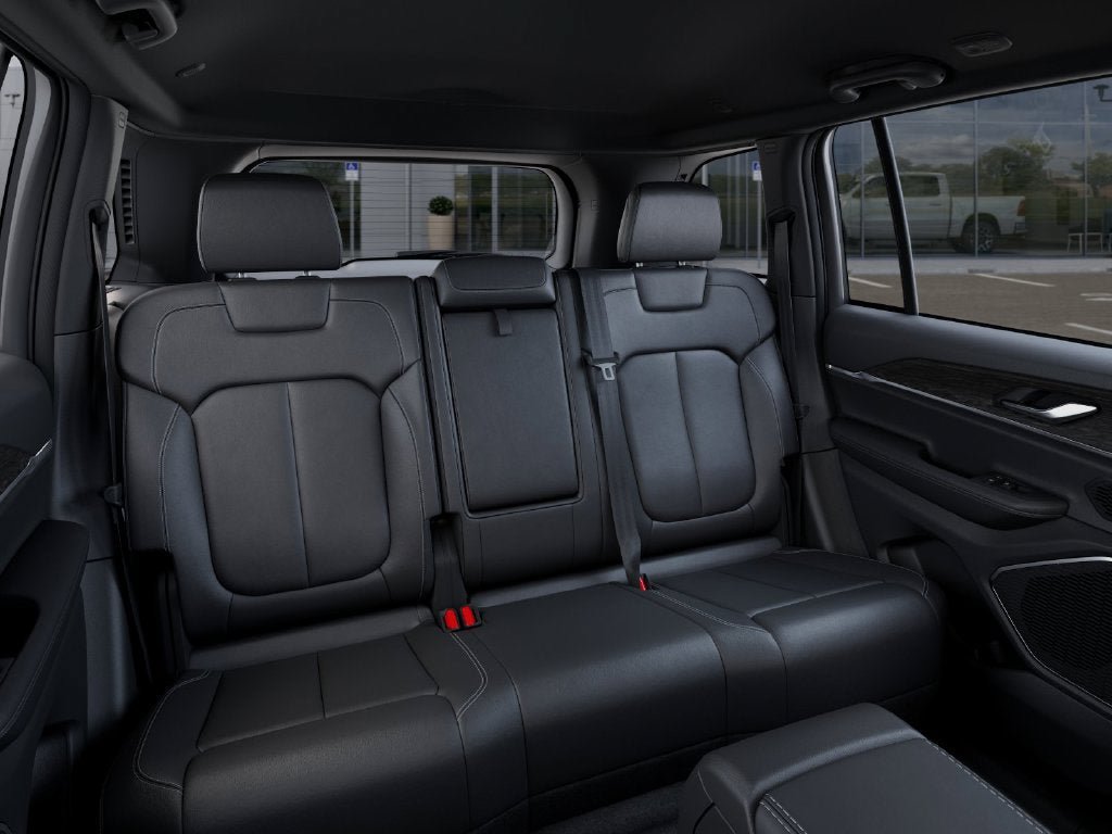 New 2027 Jeep Grand Cherokee Limited AWD/4WD image 16