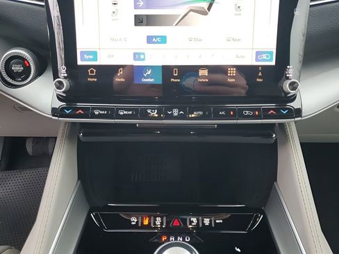 New 2026 Jeep Grand Wagoneer L 2WD image 41