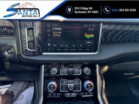 Used 2022 GMC Yukon XL Denali AWD/4WD image 9