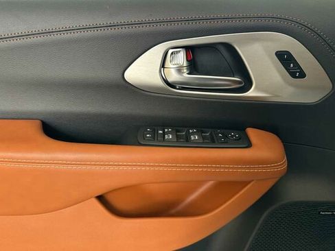 New 2026 Chrysler Pacifica Pinnacle image 8