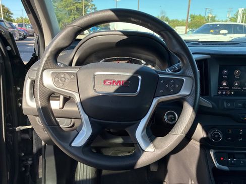 Used 2024 GMC Terrain SLE AWD/4WD image 26