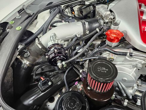 Used 2015 Nissan GT-R Premium image 18