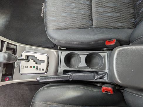 Used 2012 Toyota Corolla S image 16