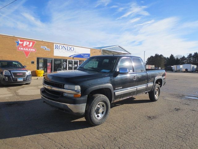 Used 2002 Chevrolet Silverado 2500 LT w/ Off-Road Skid Plate Pkg AWD/4WD image 3