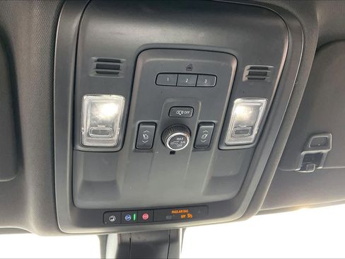 Used 2021 Chevrolet Tahoe Z71 w/ Luxury Package image 33