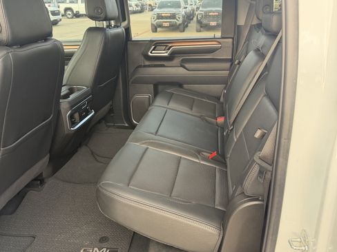 Used 2025 GMC Sierra 3500 Denali AWD/4WD image 31