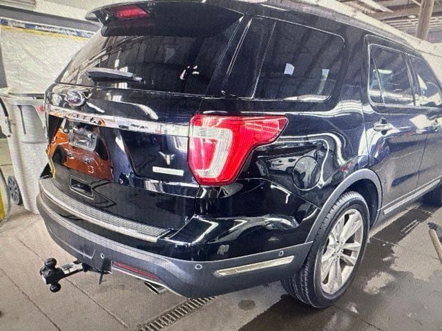 Used 2018 Ford Explorer Limited w/ Equipment Group 301A FWD image 6