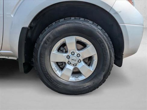 Used 2012 Nissan Frontier SV AWD/4WD image 21