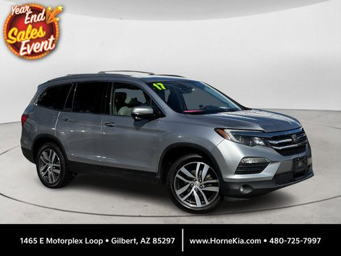 Used 2017 Honda Pilot Touring image 1