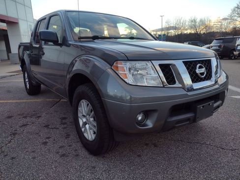 Used 2021 Nissan Frontier SV w/ SV Utility Package image 11