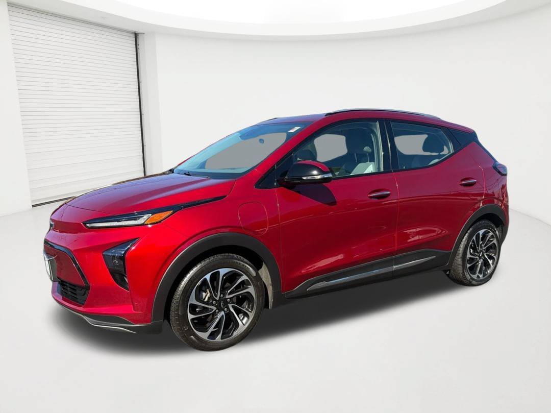 Used 2023 Chevrolet Bolt EUV Premier w/ Sun & Sound Package FWD image 1