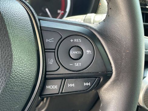 Used 2024 Toyota RAV4 XLE Premium image 6