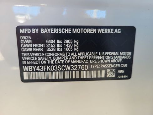 Used 2025 BMW i5 M60 w/ Premium Package image 18