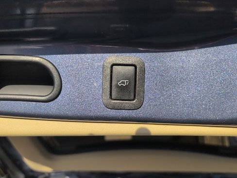 Used 2015 Toyota Highlander XLE image 11