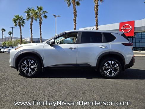 Used 2023 Nissan Rogue SV image 3